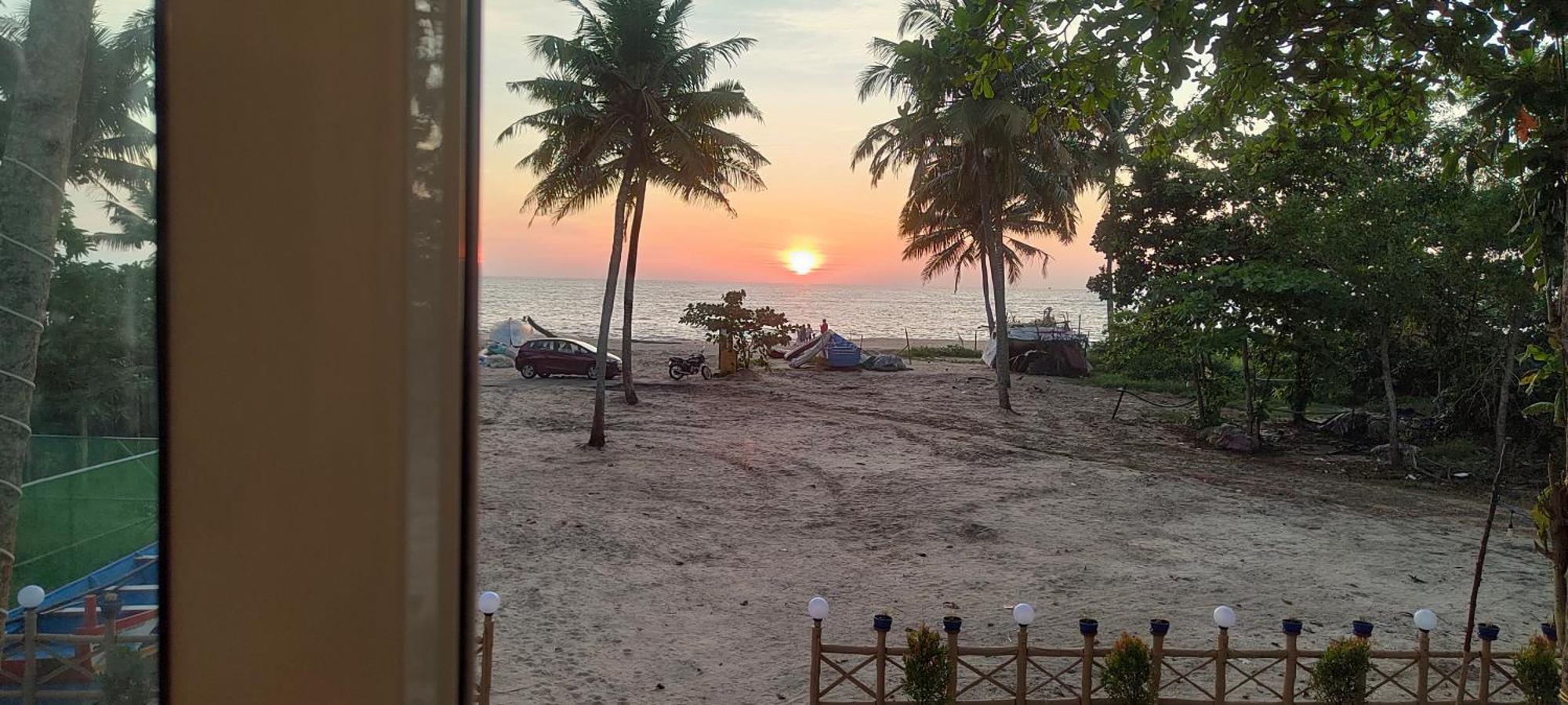 Marari Blue Whale Beach House Alappuzha Экстерьер фото